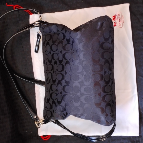 Coach 30901M Poppy Perri Signature Hand Bag| NWOT - Picture 2 of 5